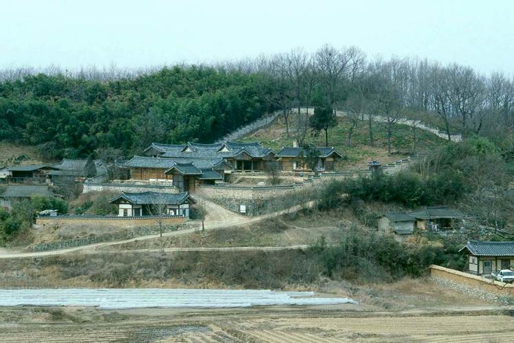 향단(전경)