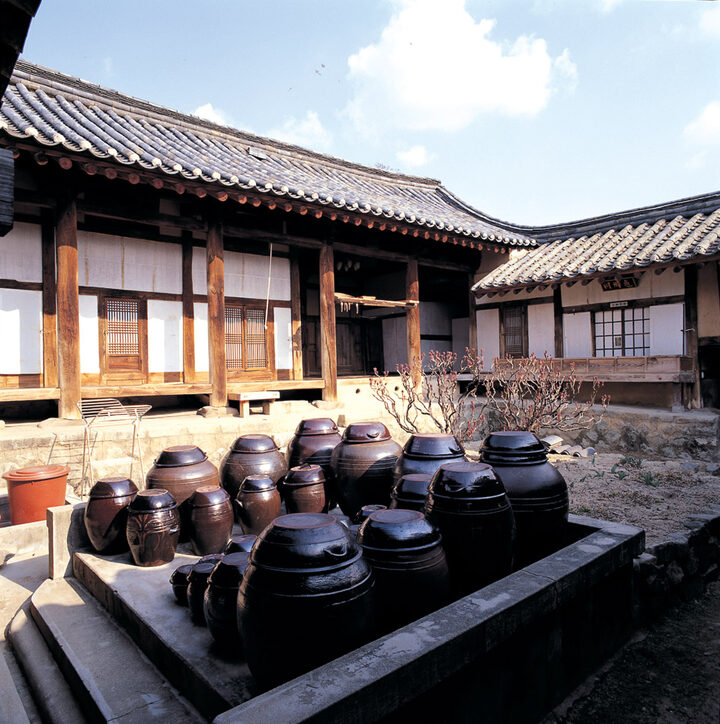충효당 안채 안마당