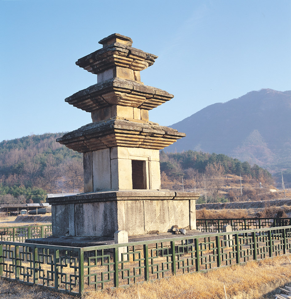 구미 낙산리 삼층석탑