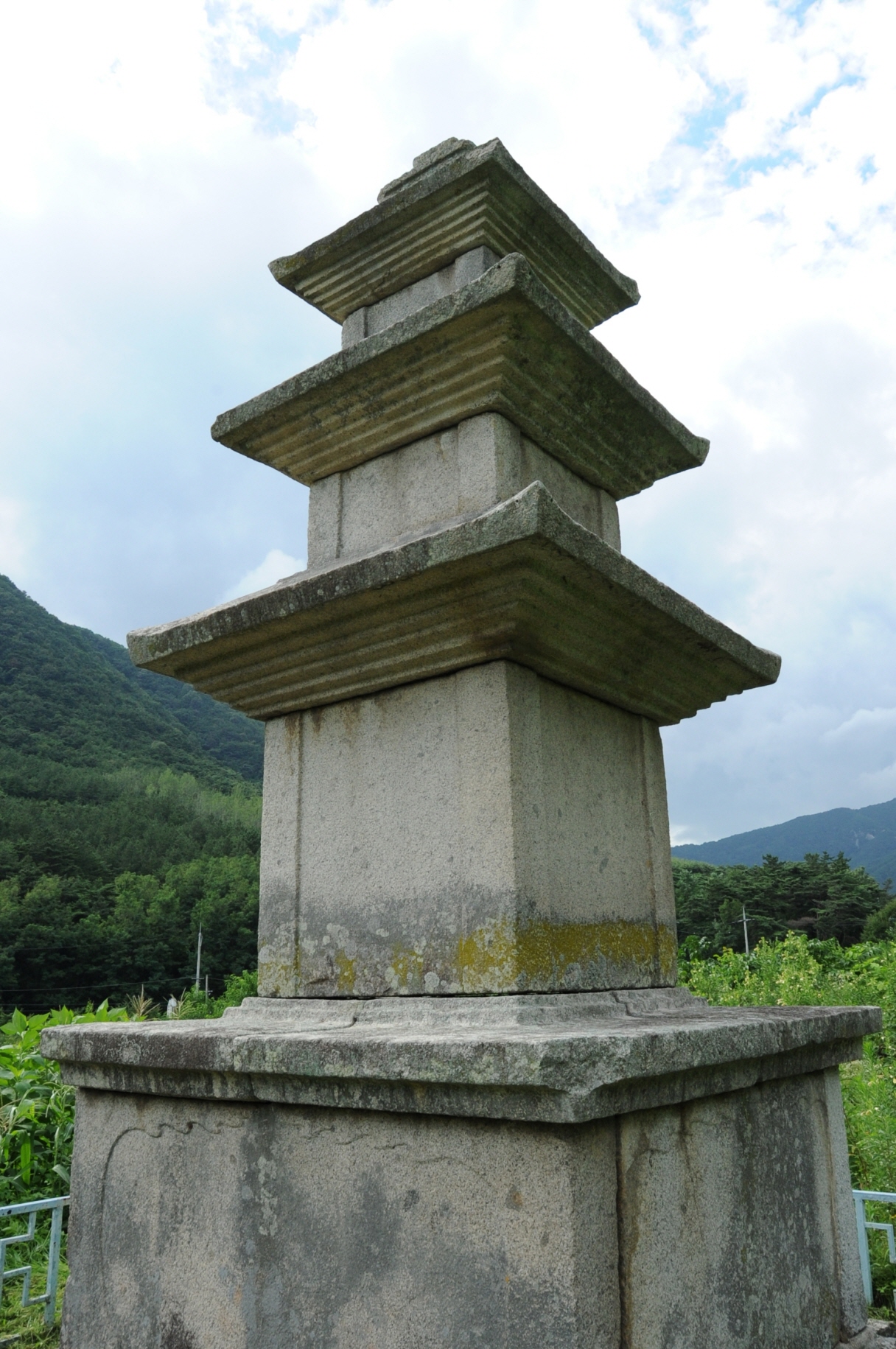 칠곡 기성리 삼층석탑 (촬영:문화재청)