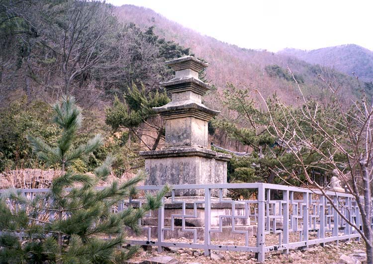영천 화남리 삼층석탑(복원후)