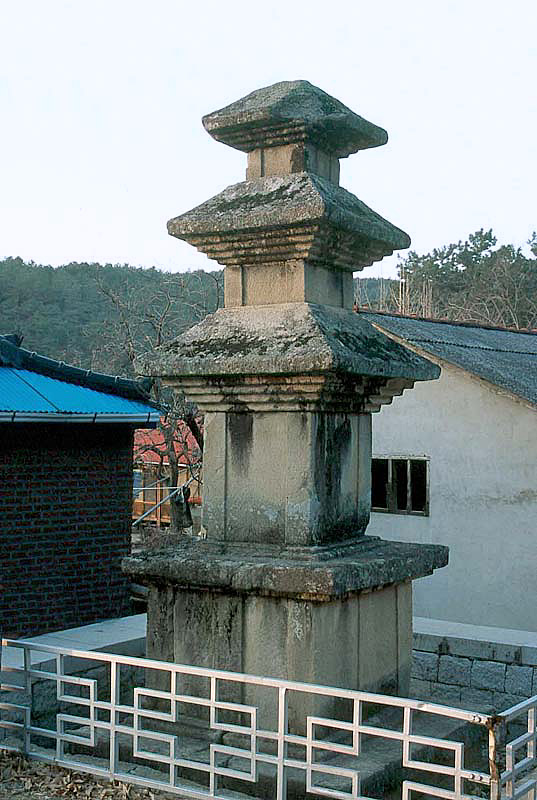 진주 묘엄사지 삼층석탑