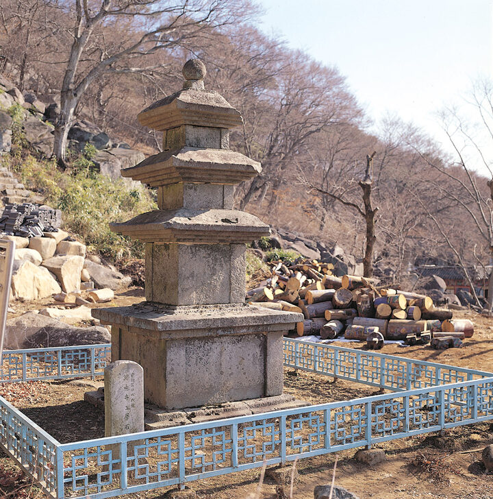 밀양 만어사 삼층석탑