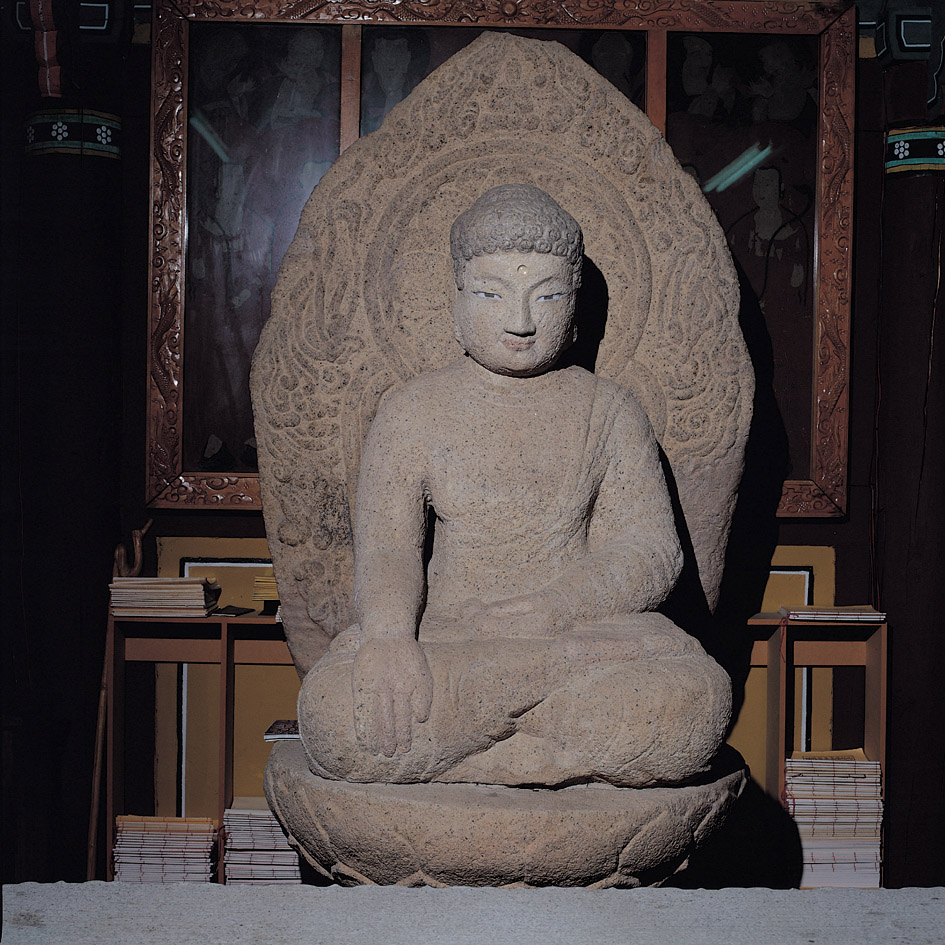 양산 용화사 석조여래좌상
