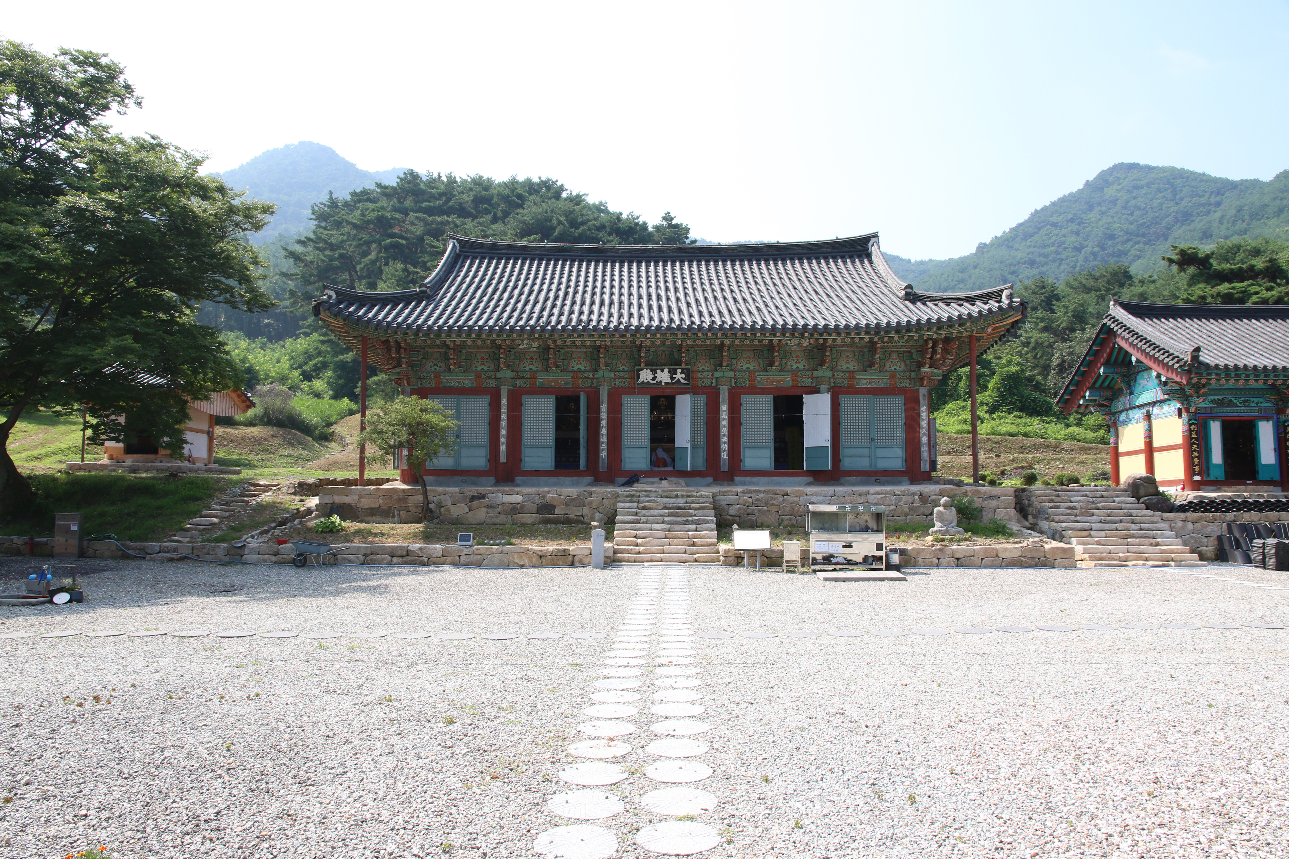 안동 봉황사 대웅전 전경