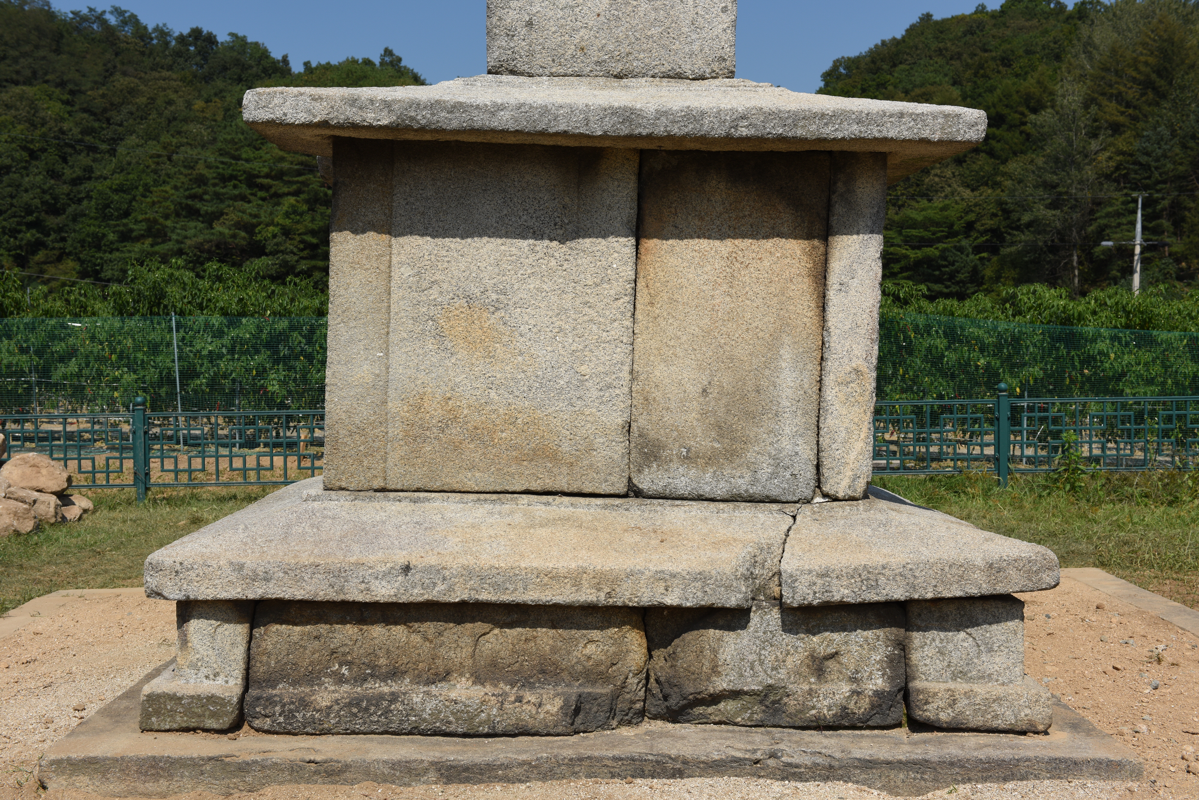 기단면석 (촬영년도 : 2015년)