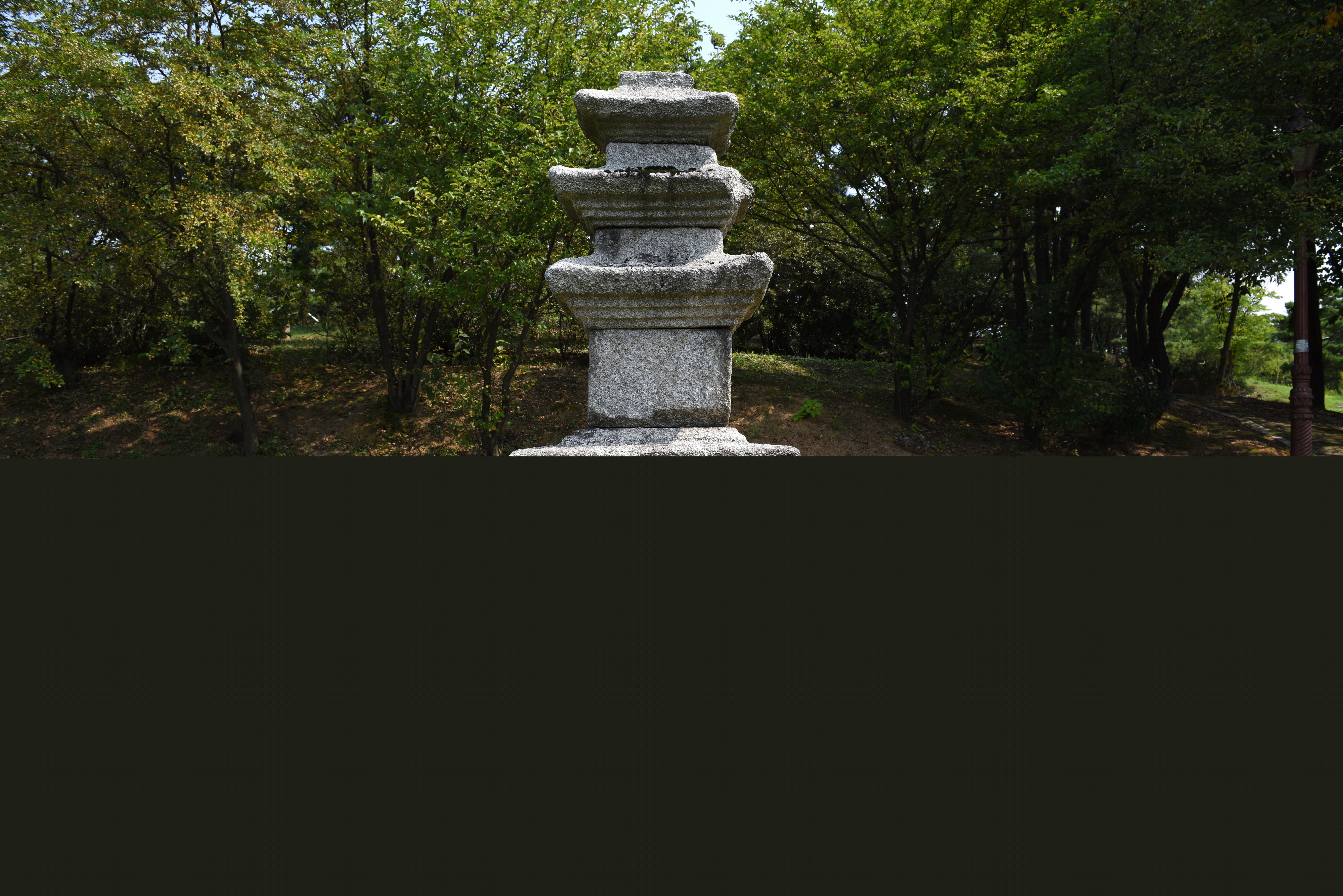 여주 창리 삼층석탑_정면 (촬영년도 : 2015년)