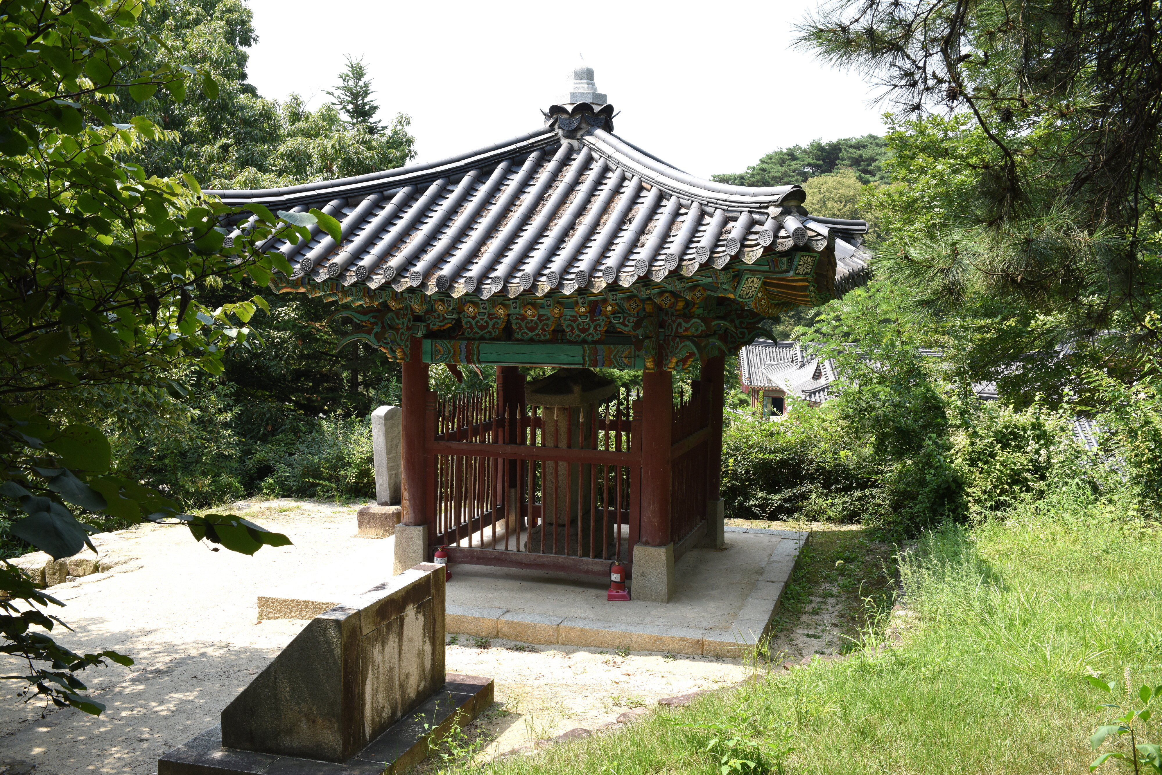 여주 신륵사 대장각기비_배면 전경 (촬영년도 : 2015년)