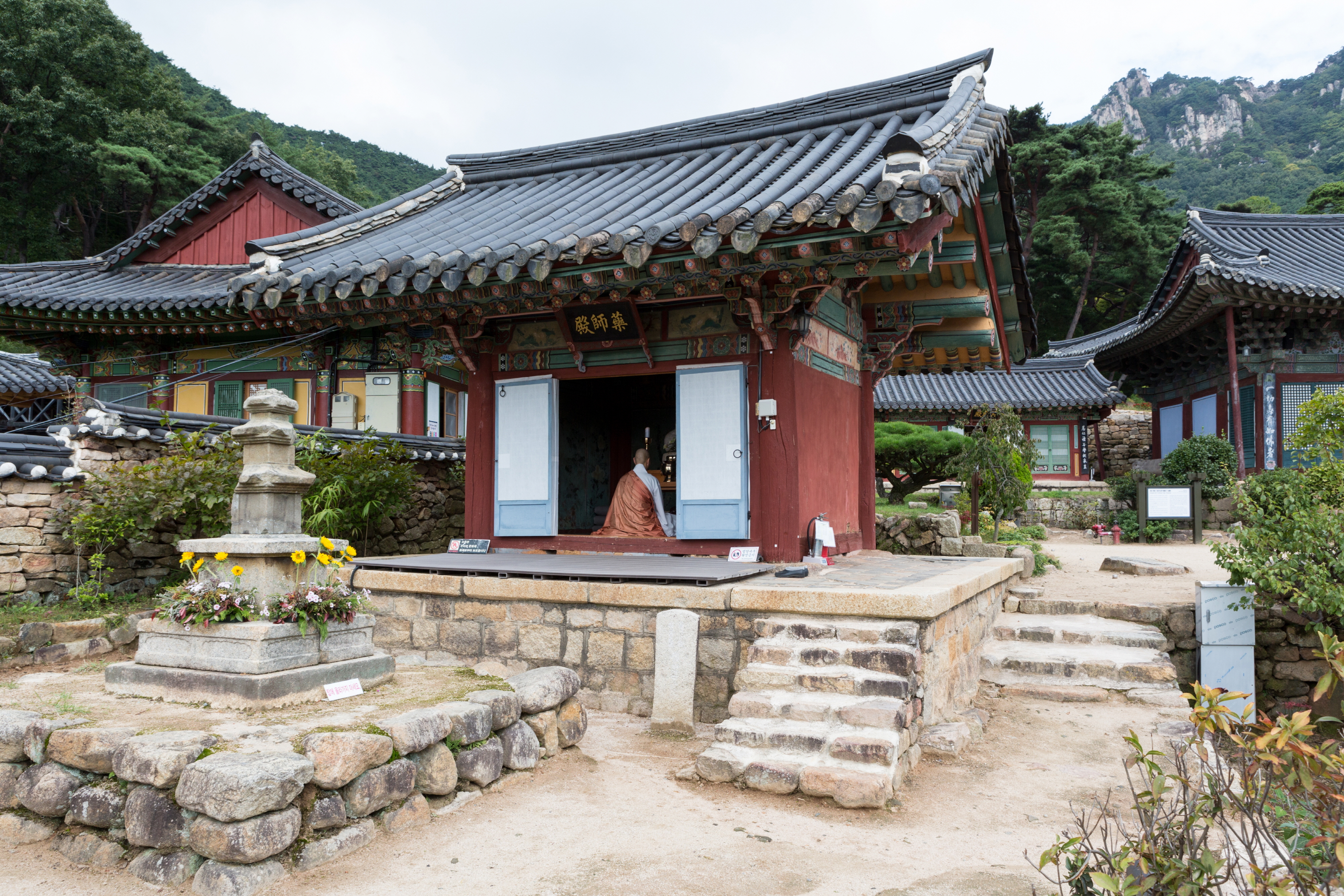 창녕 관룡사 약사전_전경 (촬영년도 : 2015년)
