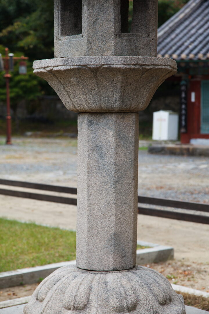 부여 무량사 석등_간주석 (촬영년도 : 2015년)