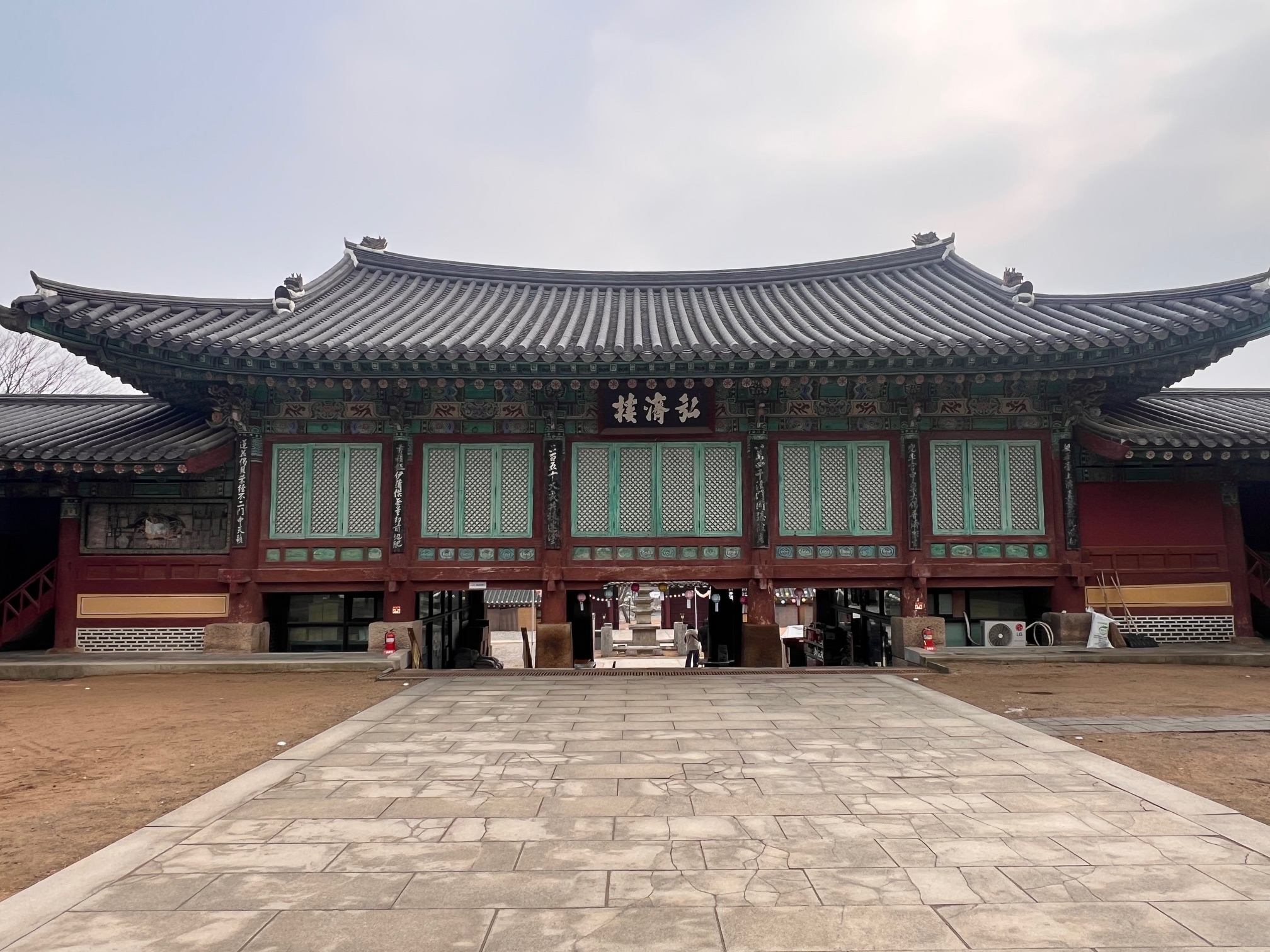 화성 용주사 천보루 후면(홍제루)
